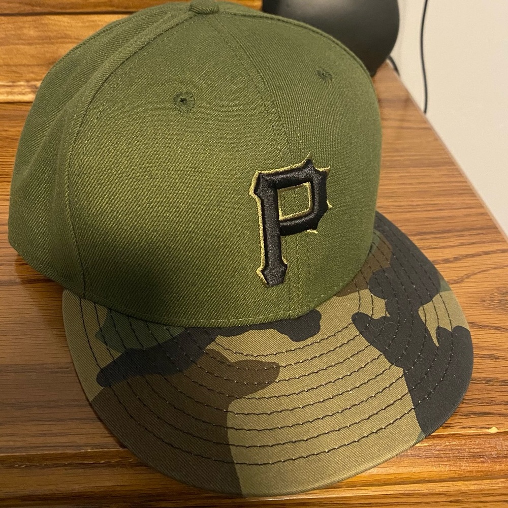 New Era 59Fifty (Pittsburgh Pirates) Camo hat. SIZE 7 7/8 - Picture 2 of 3